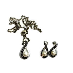 Vintage Necklace & Earring Set Silver Tone Pendant Black Stones Simulated Pearl